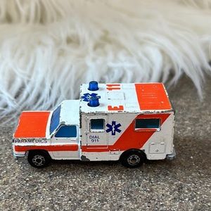 Vintage Matchbox Ambulance Paramedics 1977 White Rear Opening Doors